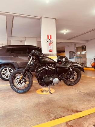 HARLEY-DAVIDSON SPORTSTER IRON 883 